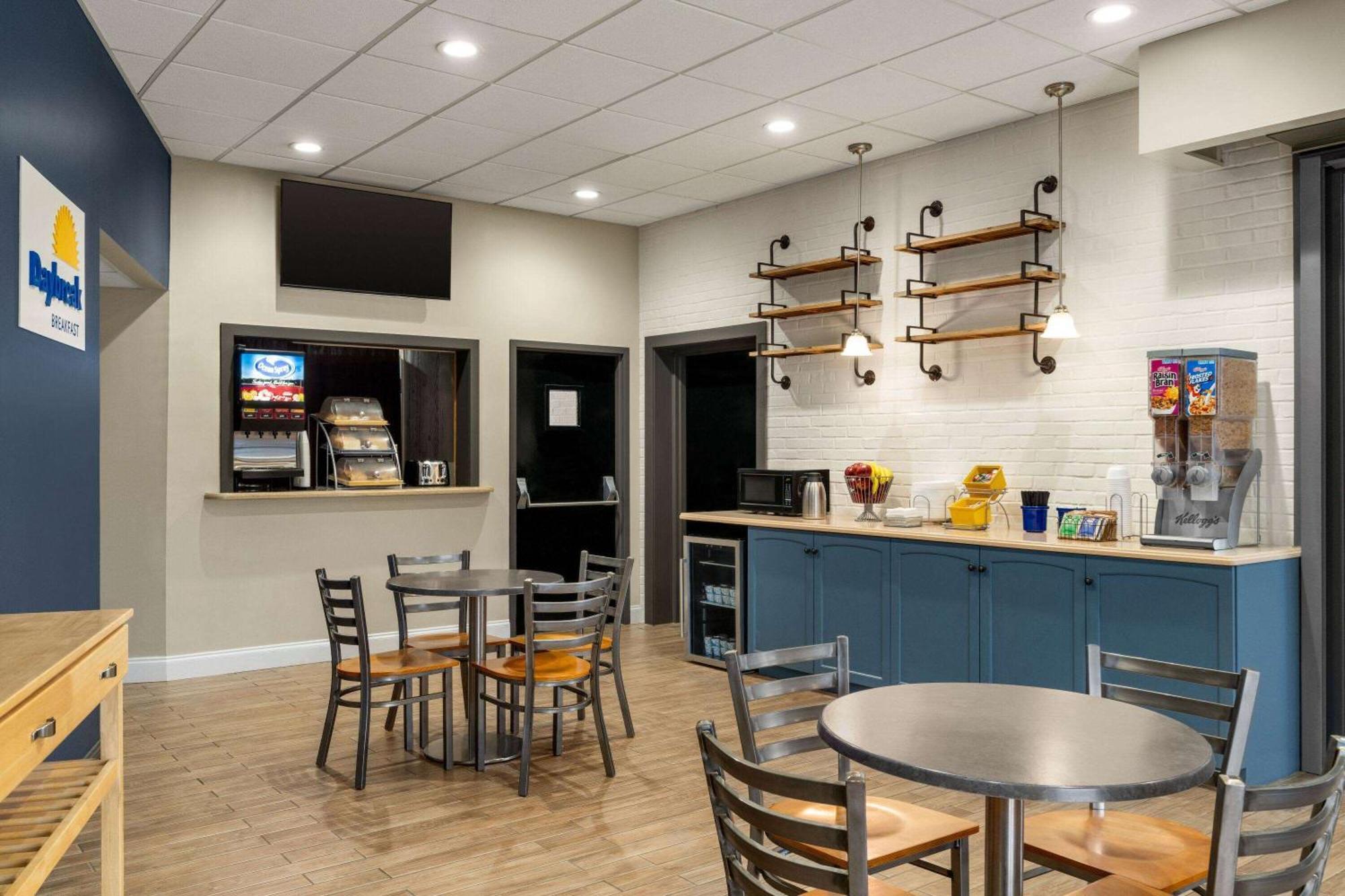 Days Inn & Suites By Wyndham Lancaster Amish Country Mountville Dış mekan fotoğraf