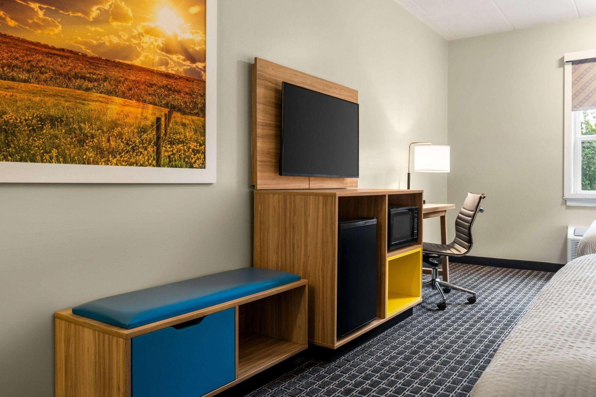 Days Inn & Suites By Wyndham Lancaster Amish Country Mountville Dış mekan fotoğraf