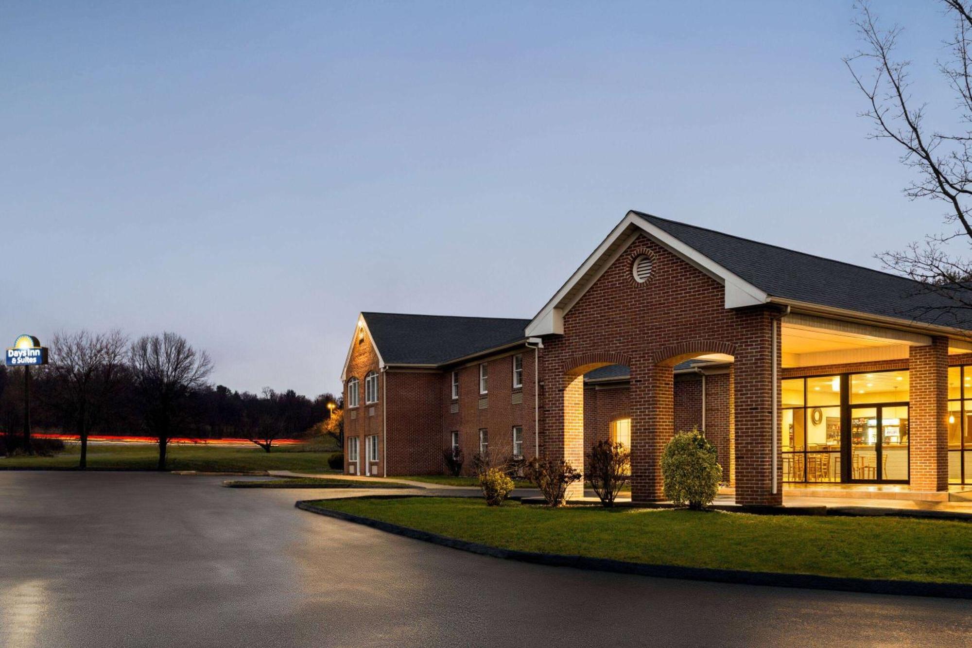 Days Inn & Suites By Wyndham Lancaster Amish Country Mountville Dış mekan fotoğraf