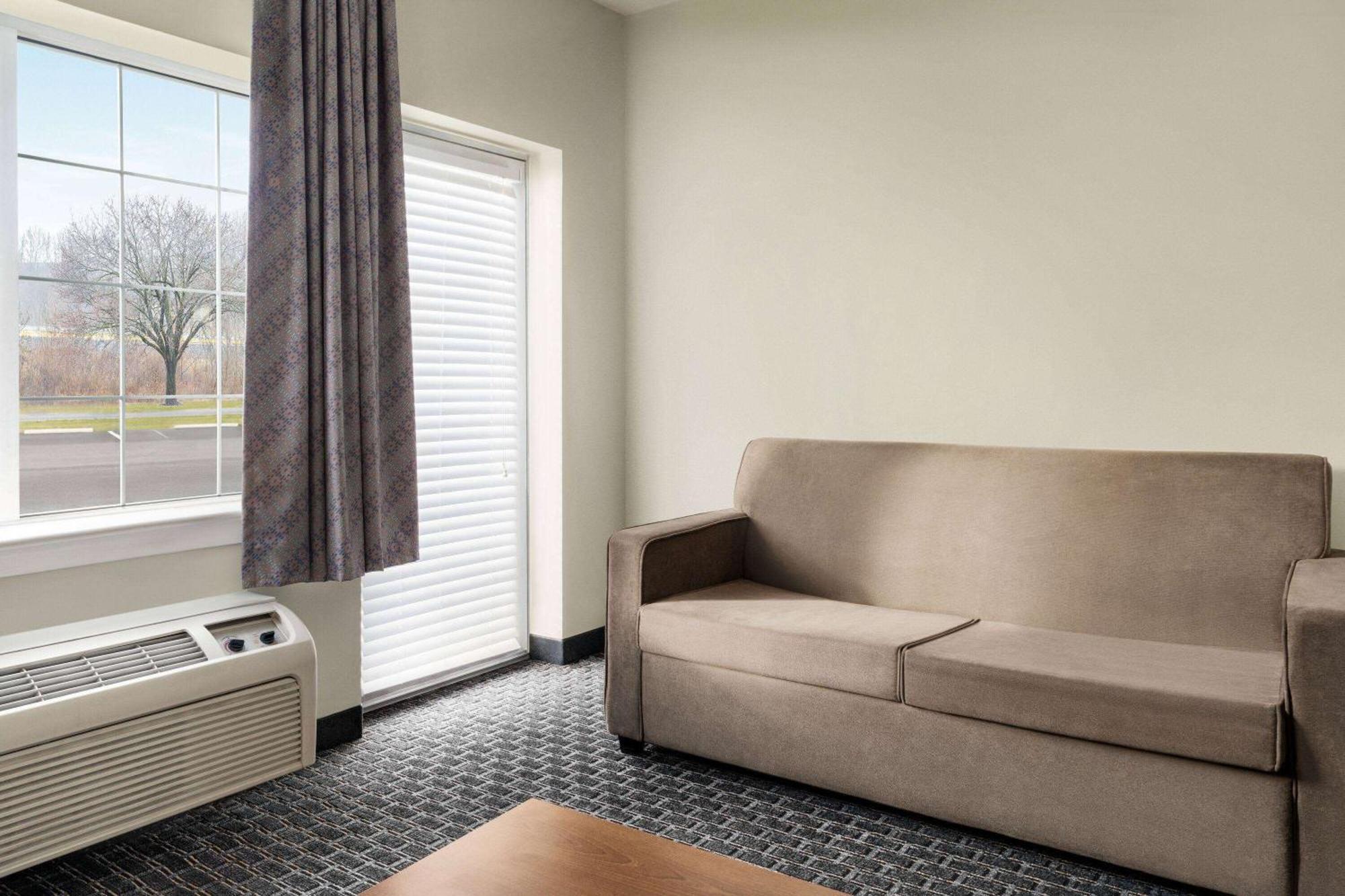 Days Inn & Suites By Wyndham Lancaster Amish Country Mountville Dış mekan fotoğraf