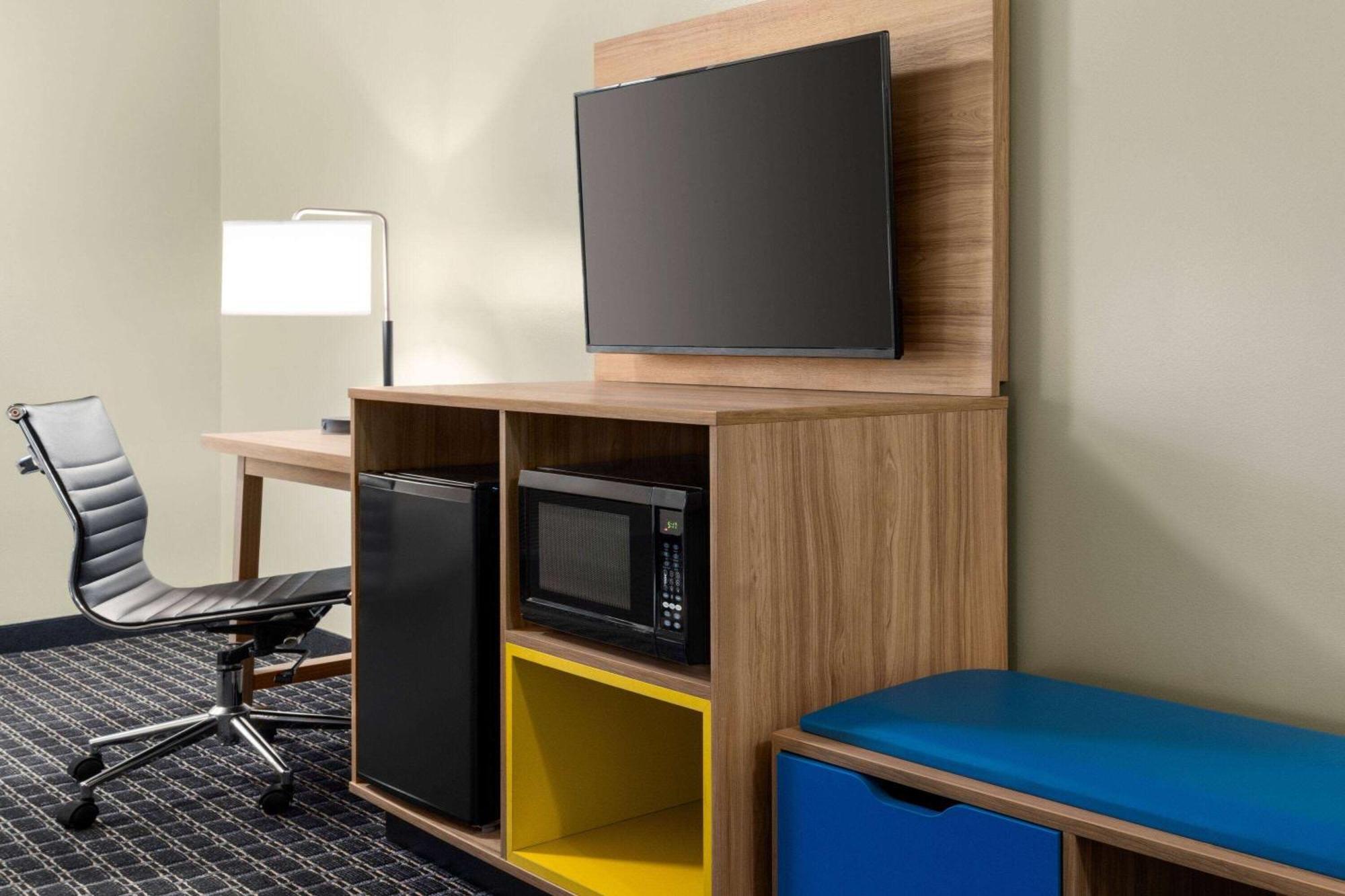 Days Inn & Suites By Wyndham Lancaster Amish Country Mountville Dış mekan fotoğraf